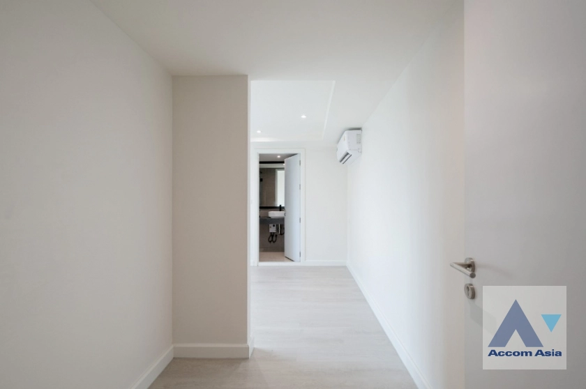 30  3 br Condominium For Sale in Sukhumvit ,Bangkok BTS Ekkamai at Le Nice Ekamai AA42253