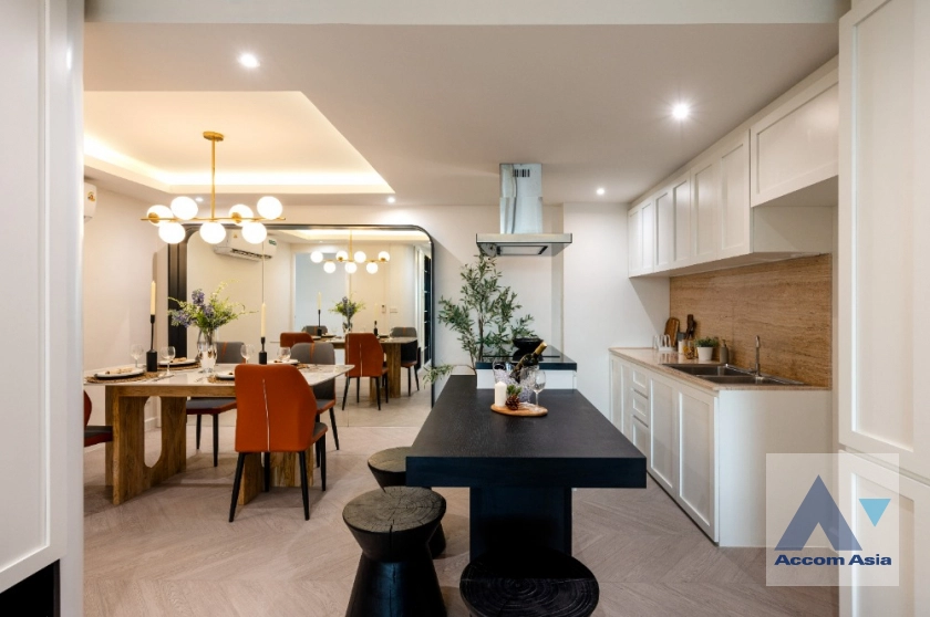 7  3 br Condominium For Sale in Sukhumvit ,Bangkok BTS Ekkamai at Le Nice Ekamai AA42253