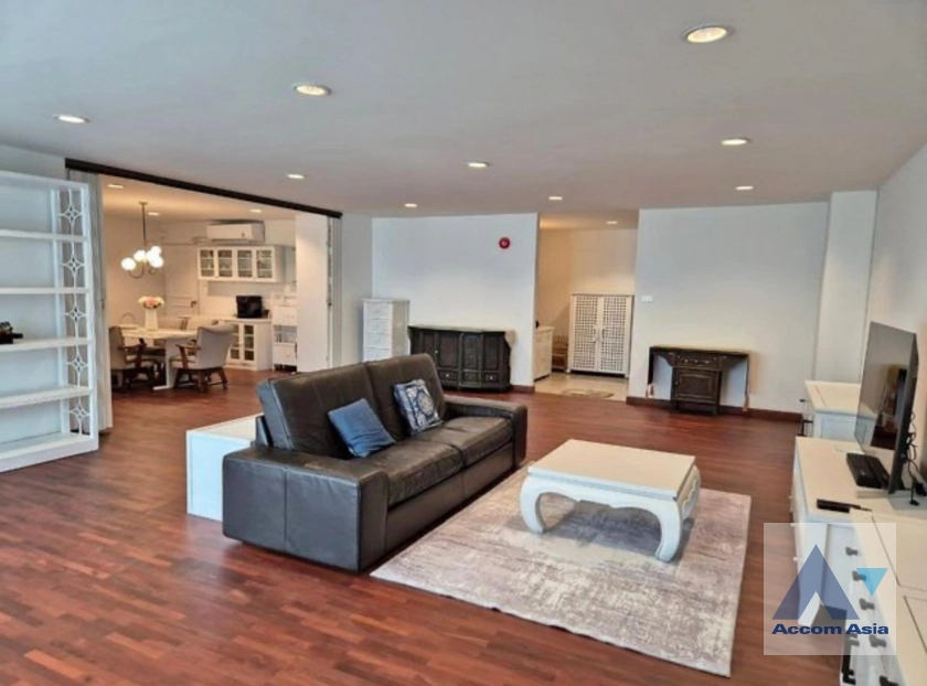 Fully Furnished, Pet friendly | D.S. Tower 1 Condominium  3 Bedroom for Sale & Rent BTS Phrom Phong in Sukhumvit Bangkok