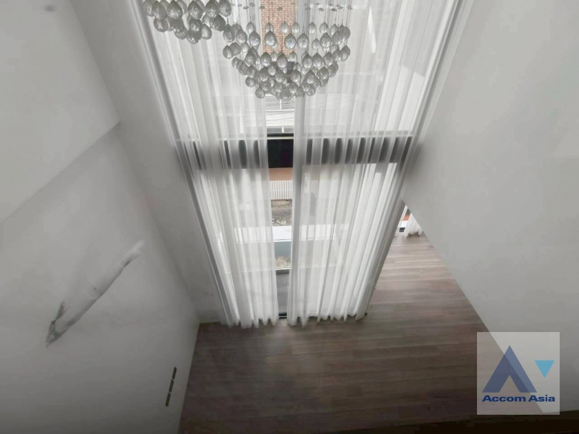 10  4 br Townhouse For Sale in Sukhumvit ,Bangkok BTS Asok AA42261