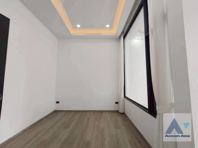 15  4 br Townhouse For Sale in Sukhumvit ,Bangkok BTS Asok AA42261