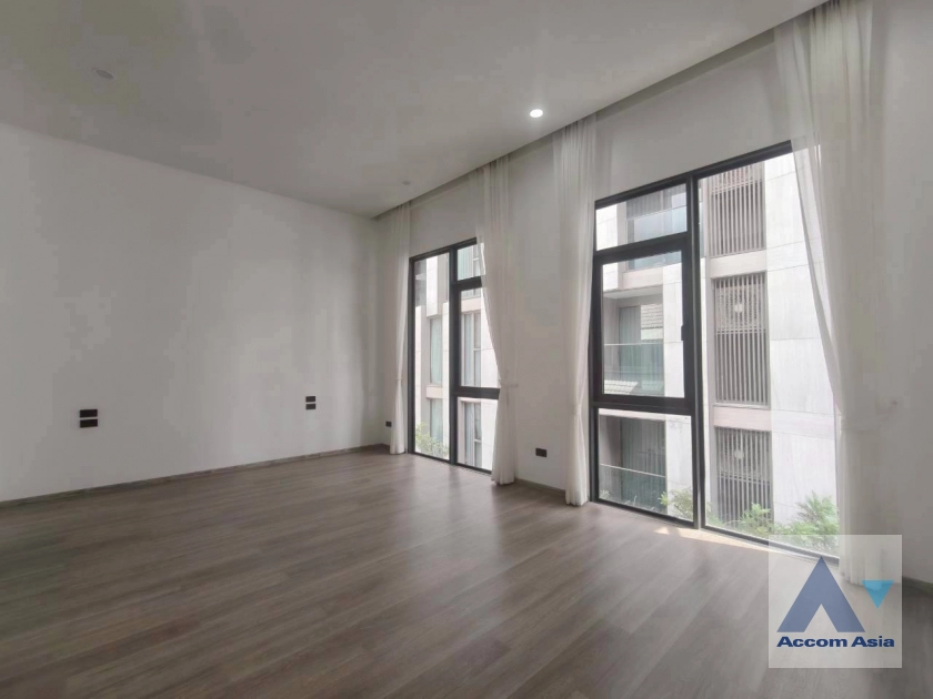 26  4 br Townhouse For Sale in Sukhumvit ,Bangkok BTS Asok AA42261