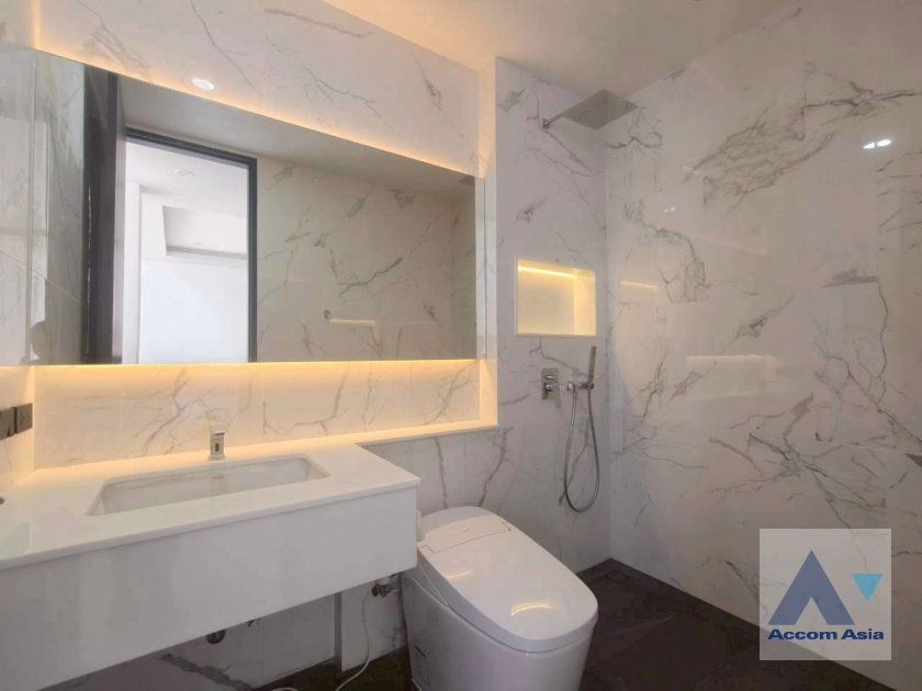 30  4 br Townhouse For Sale in Sukhumvit ,Bangkok BTS Asok AA42261