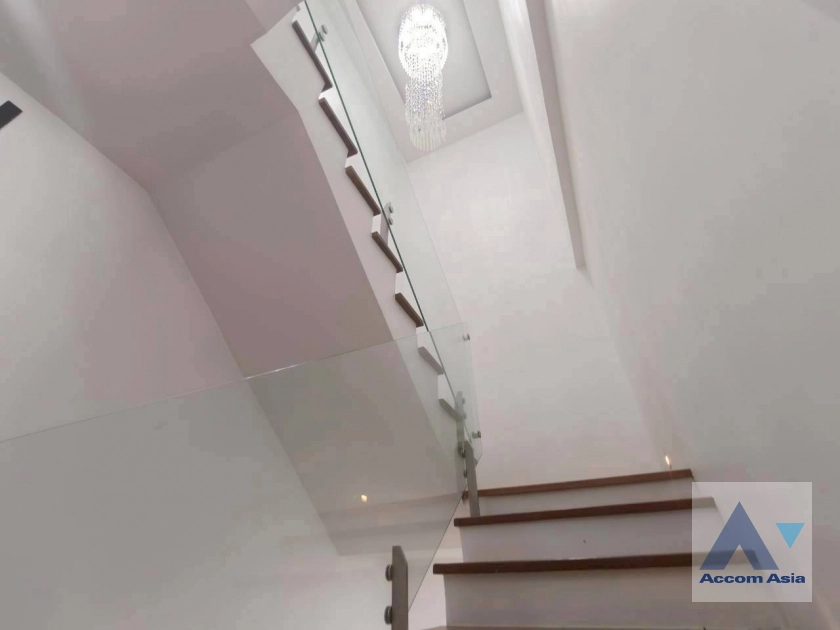 29  4 br Townhouse For Sale in Sukhumvit ,Bangkok BTS Asok AA42261
