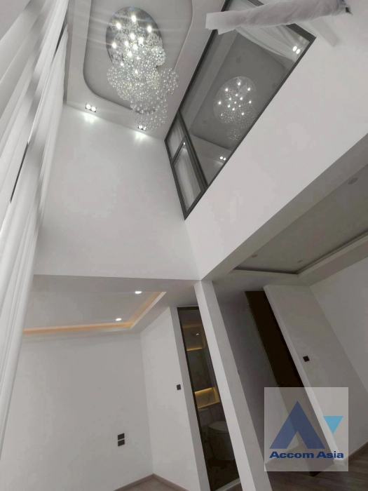 8  4 br Townhouse For Sale in Sukhumvit ,Bangkok BTS Asok AA42261