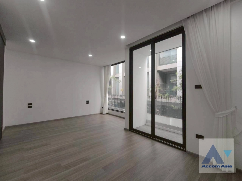 35  4 br Townhouse For Sale in Sukhumvit ,Bangkok BTS Asok AA42261