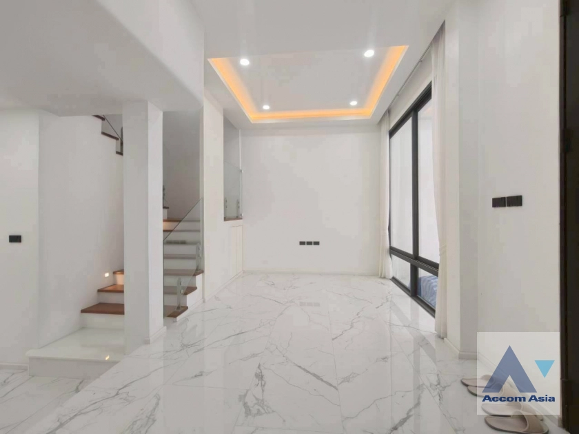  1  4 br Townhouse For Sale in Sukhumvit ,Bangkok BTS Asok AA42261