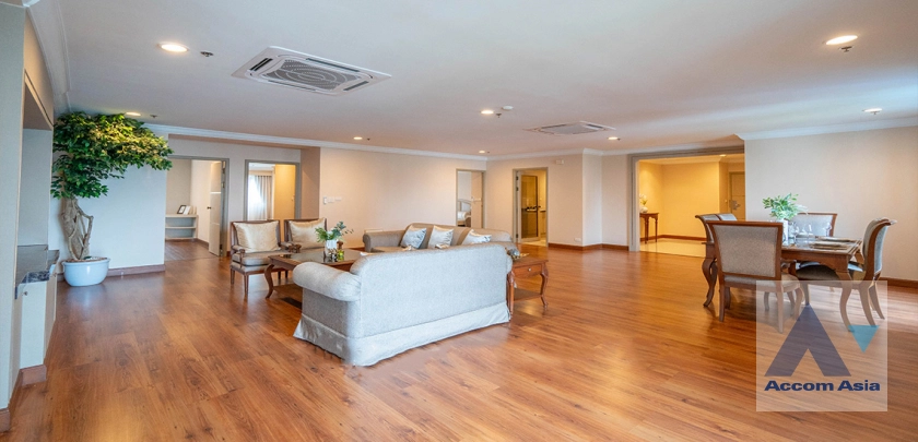  1  3 br Apartment For Rent in Sukhumvit ,Bangkok BTS Asok - MRT Sukhumvit at Perfect Apartment for Big Family, Prime Location Near Main Street AA42272