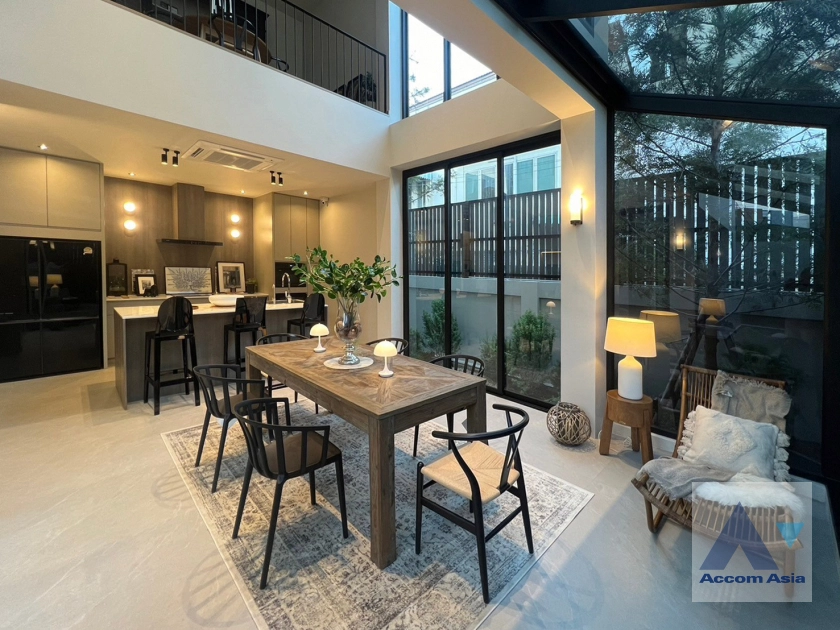 8  4 br House for rent and sale in Sukhumvit ,Bangkok BTS Phra khanong AA42273