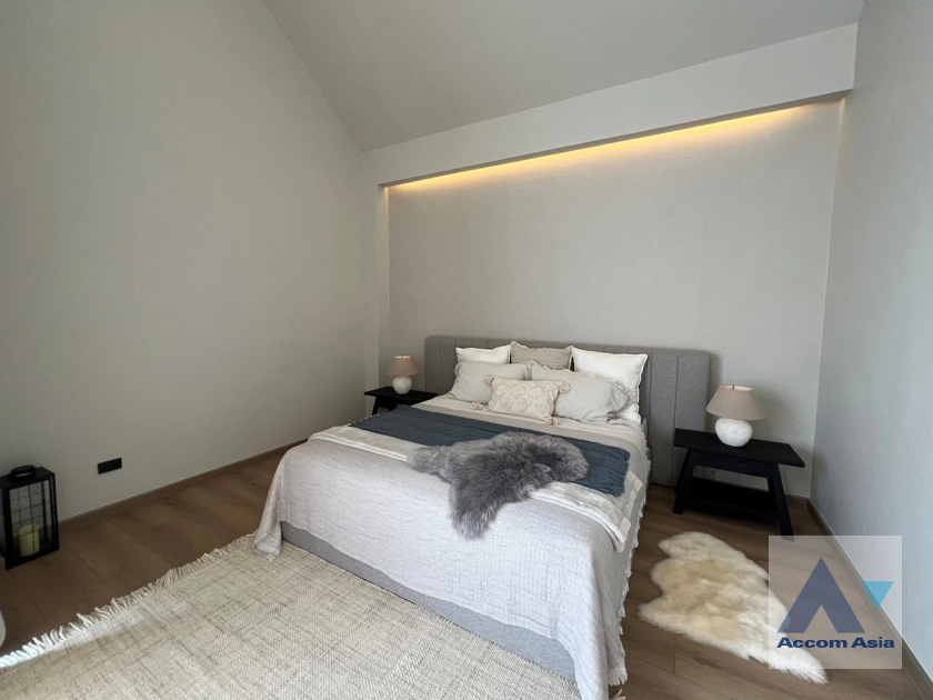 10  4 br House for rent and sale in Sukhumvit ,Bangkok BTS Phra khanong AA42273