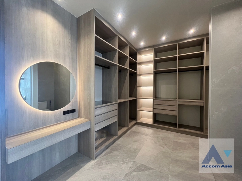 11  4 br House for rent and sale in Sukhumvit ,Bangkok BTS Phra khanong AA42273