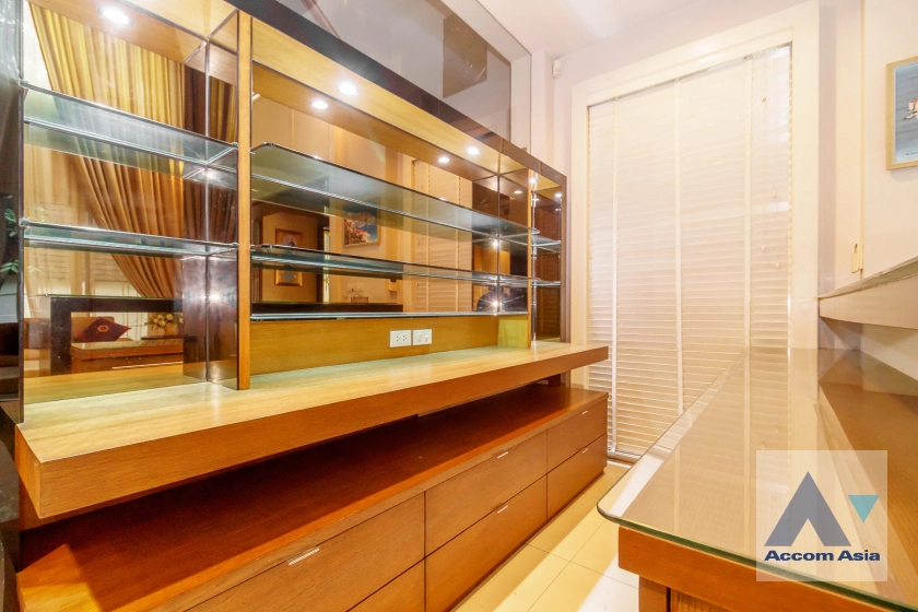 9  3 br House for rent and sale in Ramkhamhaeng ,Bangkok MRT Si Kritha at Baan Issara Rama 9 AA42276