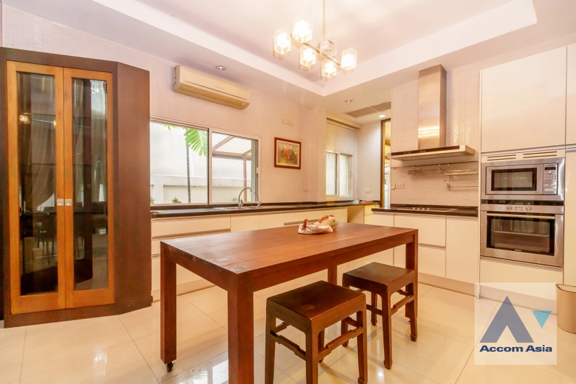 11  3 br House for rent and sale in Ramkhamhaeng ,Bangkok MRT Si Kritha at Baan Issara Rama 9 AA42276