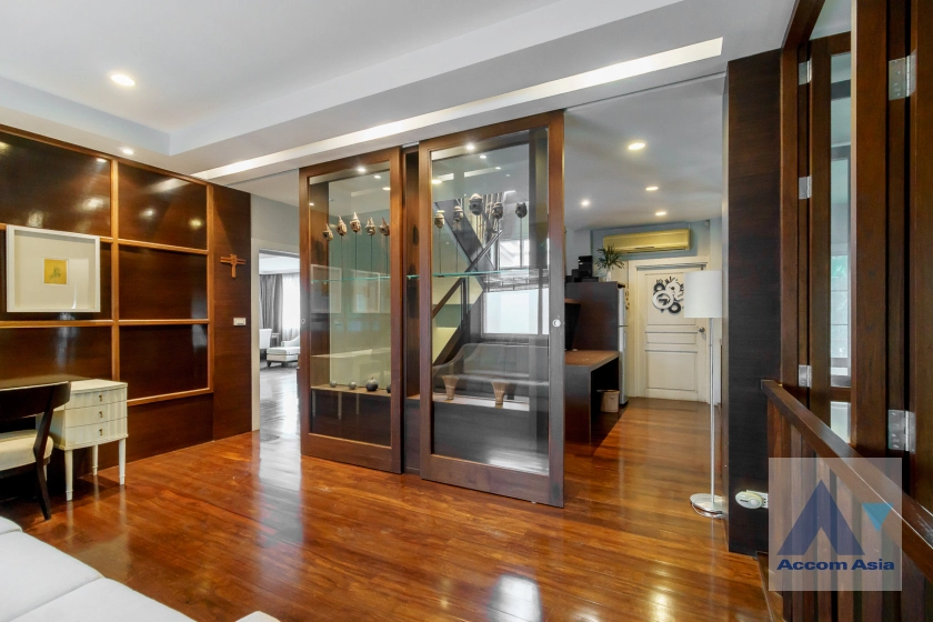 18  3 br House for rent and sale in Ramkhamhaeng ,Bangkok MRT Si Kritha at Baan Issara Rama 9 AA42276