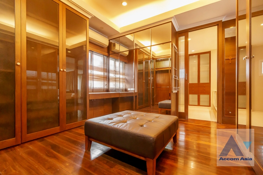 25  3 br House for rent and sale in Ramkhamhaeng ,Bangkok MRT Si Kritha at Baan Issara Rama 9 AA42276