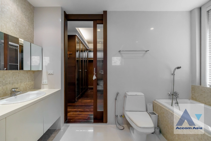 28  3 br House for rent and sale in Ramkhamhaeng ,Bangkok MRT Si Kritha at Baan Issara Rama 9 AA42276