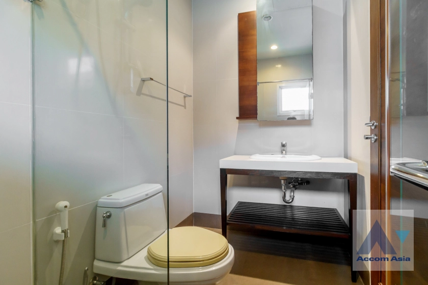 37  3 br House for rent and sale in Ramkhamhaeng ,Bangkok MRT Si Kritha at Baan Issara Rama 9 AA42276