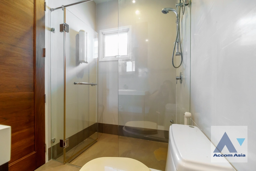 36  3 br House for rent and sale in Ramkhamhaeng ,Bangkok MRT Si Kritha at Baan Issara Rama 9 AA42276