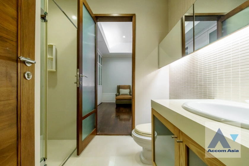 44  3 br House for rent and sale in Ramkhamhaeng ,Bangkok MRT Si Kritha at Baan Issara Rama 9 AA42276