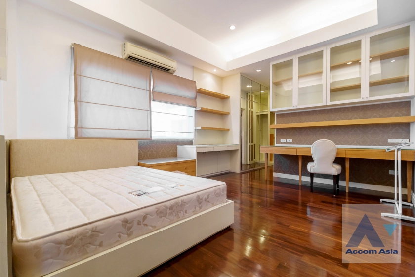 42  3 br House for rent and sale in Ramkhamhaeng ,Bangkok MRT Si Kritha at Baan Issara Rama 9 AA42276