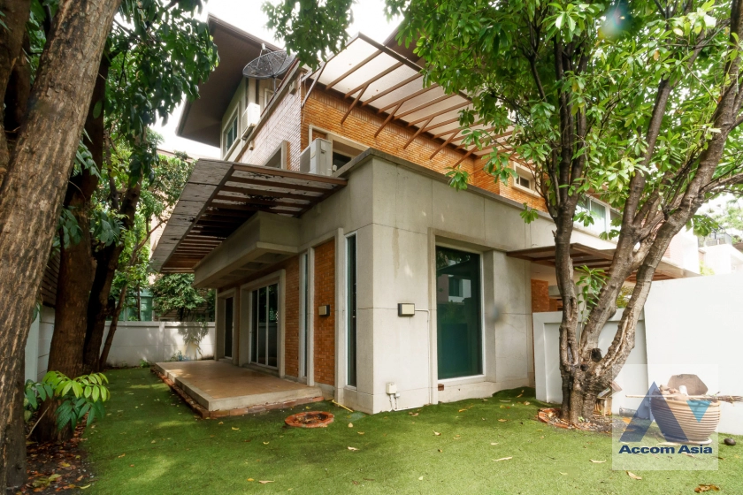 48  3 br House for rent and sale in Ramkhamhaeng ,Bangkok MRT Si Kritha at Baan Issara Rama 9 AA42276