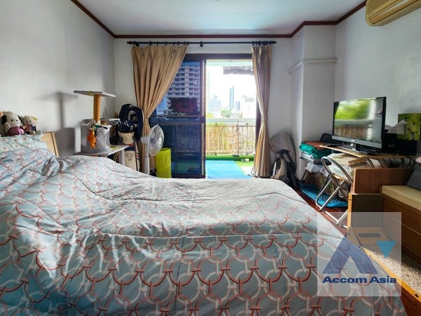 unit 3 Bedrooms  Condominium For Sale in Sukhumvit, Bangkok  near BTS Thong Lo (AA42282)