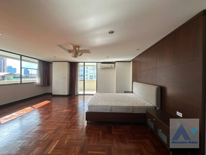 unit 3 Bedrooms  Apartment For Rent in Sukhumvit, Bangkok  near BTS Phrom Phong (AA42286)