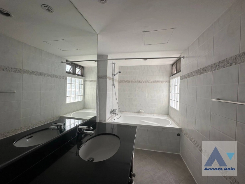 10  3 br Apartment For Rent in Sukhumvit ,Bangkok BTS Phrom Phong at Family Size Residence Starting at 280 Sqm AA42286