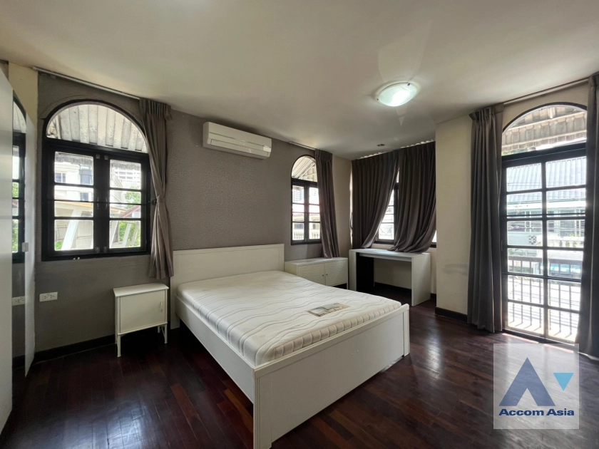 4  3 br House for rent and sale in Sukhumvit ,Bangkok BTS Phrom Phong AA42302