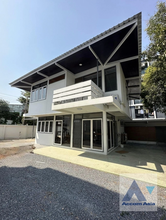 10  4 br House For Rent in Sukhumvit ,Bangkok BTS Bang Chak AA42304