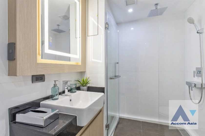 12  2 br Apartment For Rent in Sukhumvit ,Bangkok BTS Ekkamai at New Modern Classic Apartment, Near Main Street AA42311