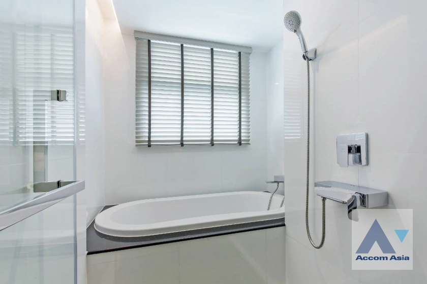 14  2 br Apartment For Rent in Sukhumvit ,Bangkok BTS Ekkamai at New Modern Classic Apartment, Near Main Street AA42311