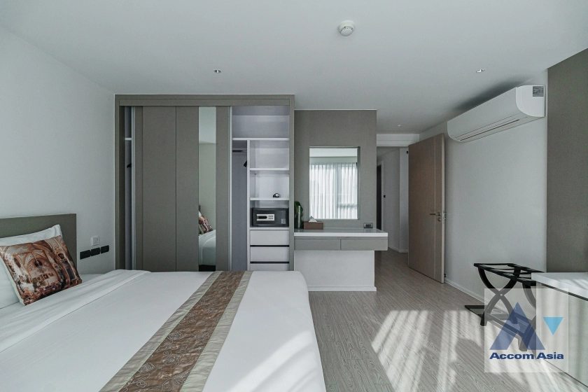 8  2 br Apartment For Rent in Sukhumvit ,Bangkok BTS Ekkamai at New Modern Classic Apartment, Near Main Street AA42312