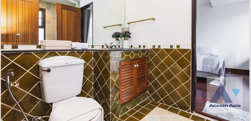 13  4 br Apartment for rent and sale in Sathorn ,Bangkok BRT Thanon Chan at Spacious Residence Situated on Chan Road AA42315