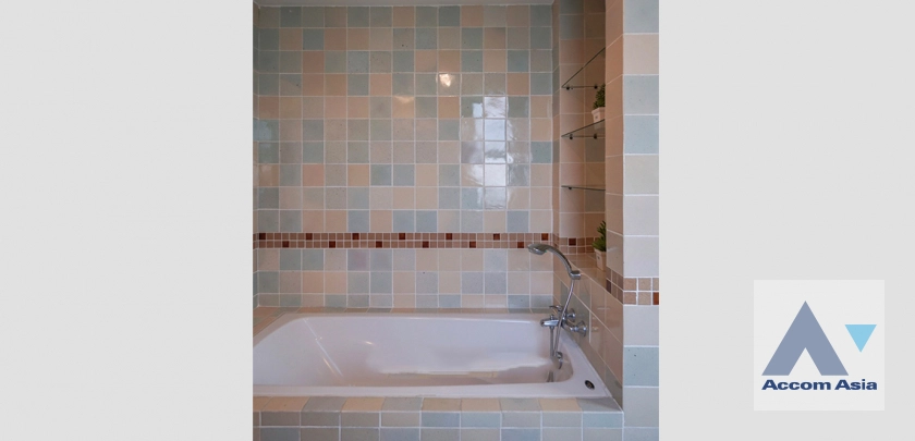 15  4 br Apartment for rent and sale in Sathorn ,Bangkok BRT Thanon Chan at Spacious Residence Situated on Chan Road AA42315