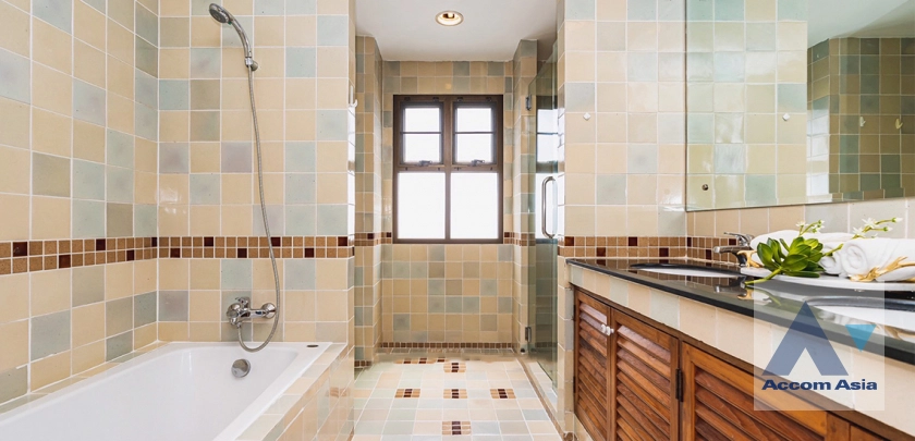 14  4 br Apartment for rent and sale in Sathorn ,Bangkok BRT Thanon Chan at Spacious Residence Situated on Chan Road AA42315