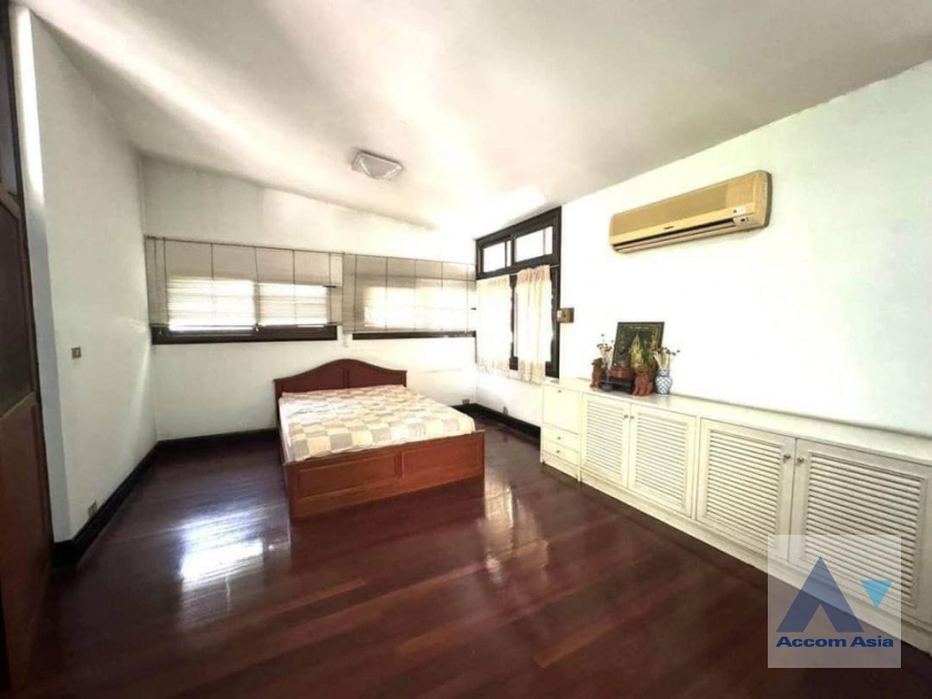 15  3 br House for rent and sale in Sukhumvit ,Bangkok BTS Ekkamai AA42371