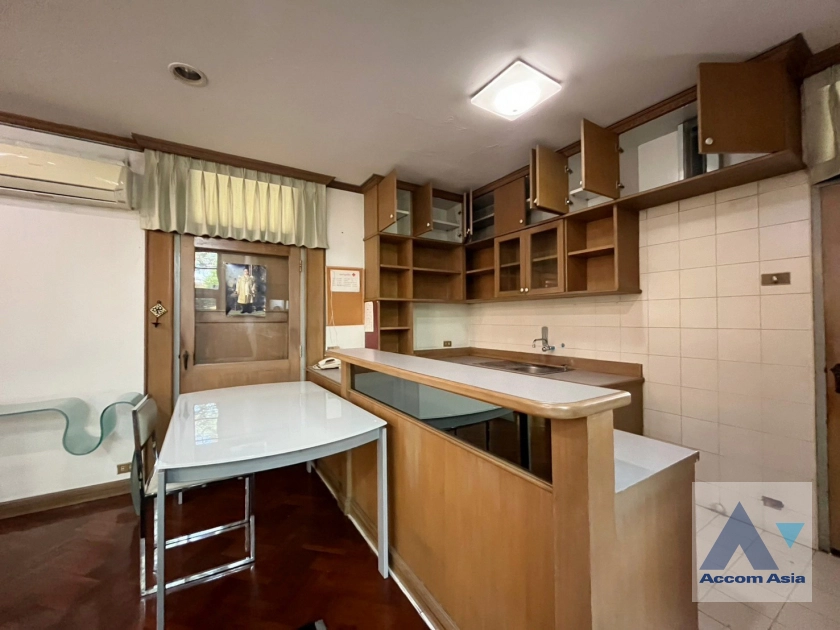 12  3 br House for rent and sale in Sukhumvit ,Bangkok BTS Ekkamai AA42371