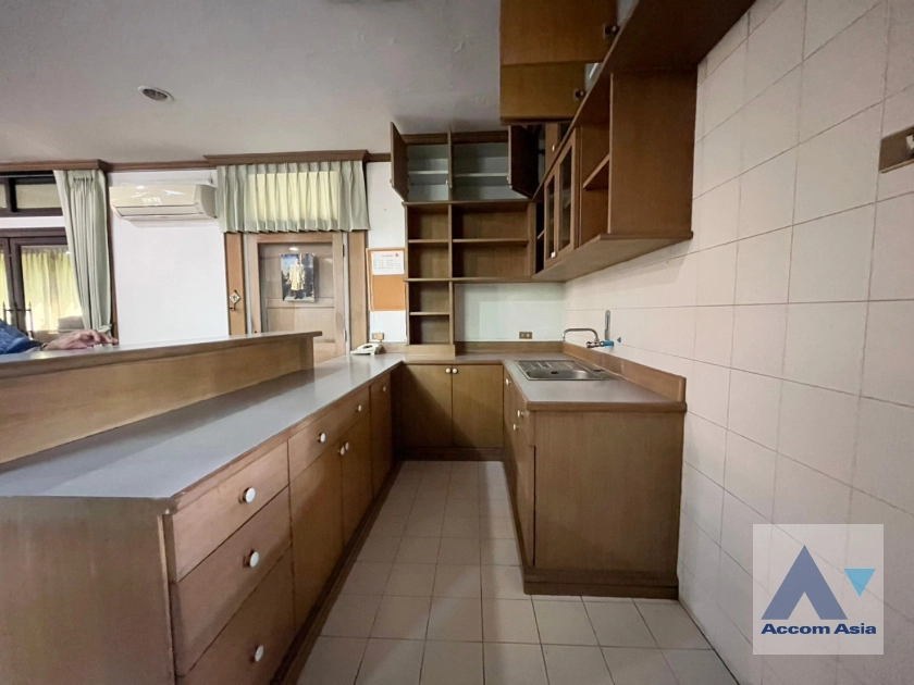 11  3 br House for rent and sale in Sukhumvit ,Bangkok BTS Ekkamai AA42371