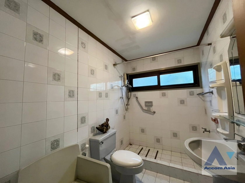 17  3 br House for rent and sale in Sukhumvit ,Bangkok BTS Ekkamai AA42371