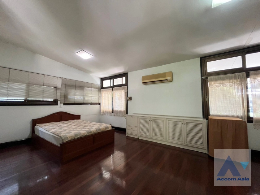 18  3 br House for rent and sale in Sukhumvit ,Bangkok BTS Ekkamai AA42371