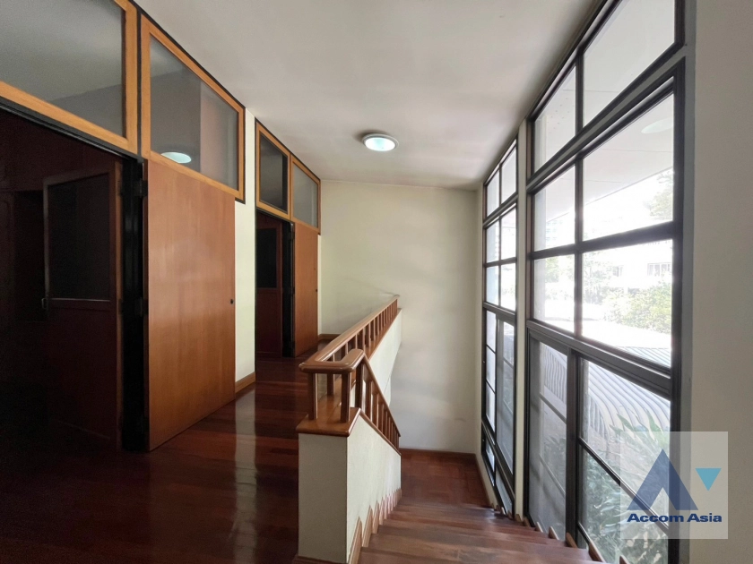 16  3 br House for rent and sale in Sukhumvit ,Bangkok BTS Ekkamai AA42371