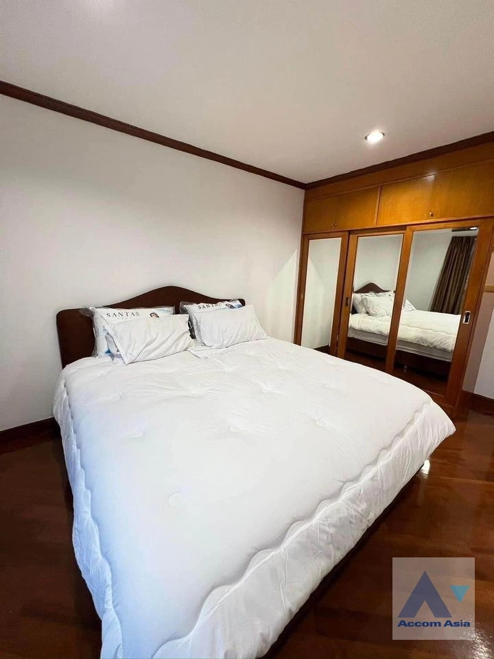 6  3 br Condominium for rent and sale in Ploenchit ,Bangkok BTS Ploenchit at Witthayu Complex AA42374