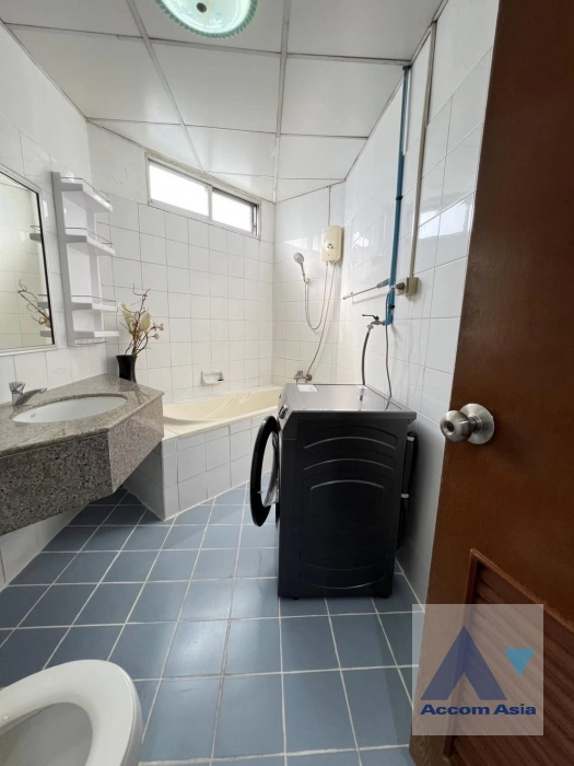 18  3 br Condominium for rent and sale in Ploenchit ,Bangkok BTS Ploenchit at Witthayu Complex AA42374