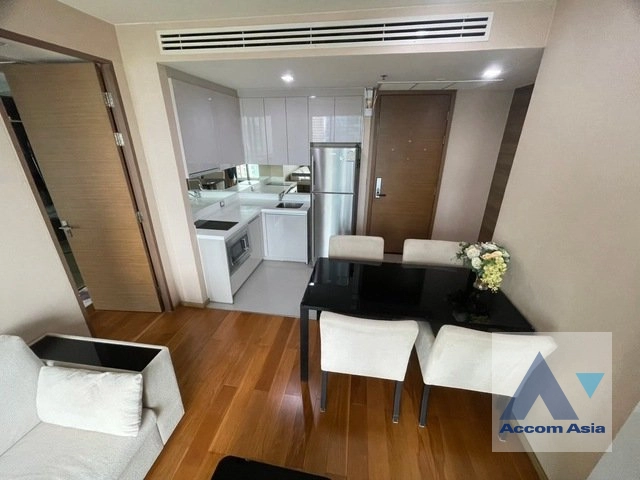 unit 2 Bedrooms  Condominium For Rent & Sale in Silom, Bangkok  near BTS Chong Nonsi (AA42380)