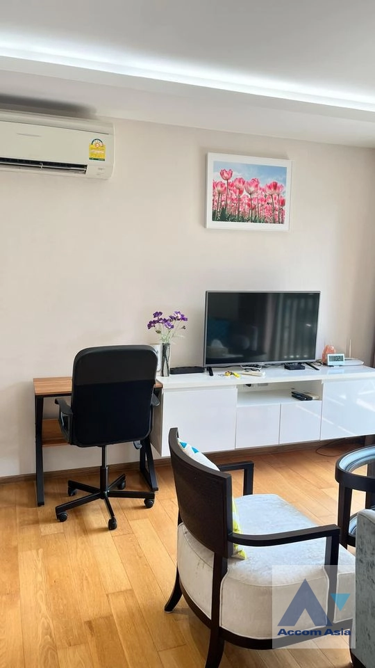 unit 2 Bedrooms  Condominium For Rent in Sukhumvit, Bangkok  near BTS Thong Lo (AA42384)