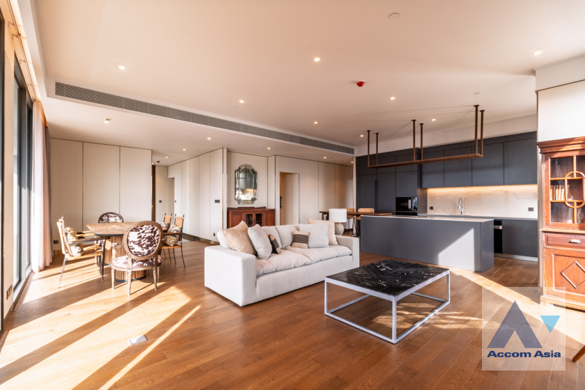 Big Balcony, Penthouse, Pet friendly condominium for rent in Ploenchit, Bangkok Code AA42385