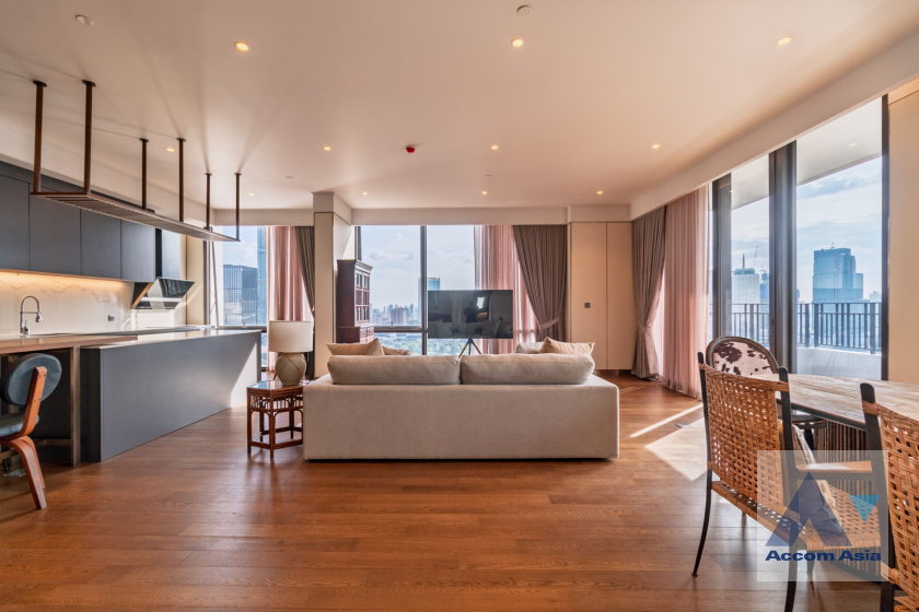 Big Balcony, Penthouse, Pet friendly condominium for rent in Ploenchit, Bangkok Code AA42385