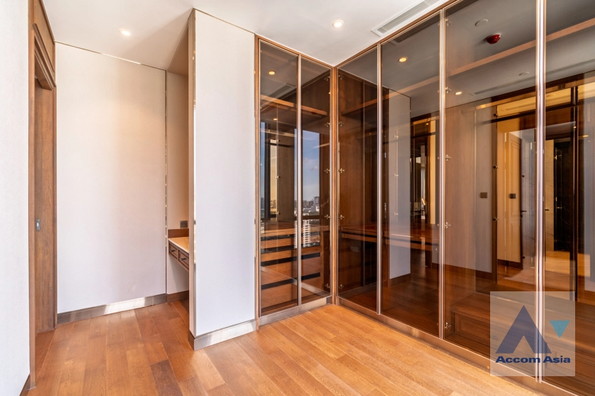 24  3 br Condominium for rent and sale in Ploenchit ,Bangkok BTS Ploenchit at MUNIQ Langsuan AA42385