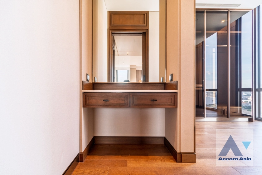 23  3 br Condominium for rent and sale in Ploenchit ,Bangkok BTS Ploenchit at MUNIQ Langsuan AA42385